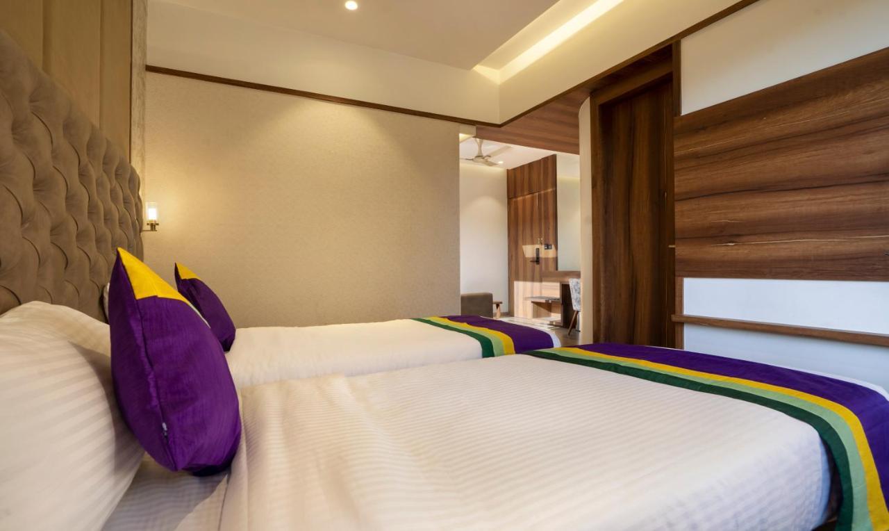 מומביי Treebo Premium Savera Inn מראה חיצוני תמונה