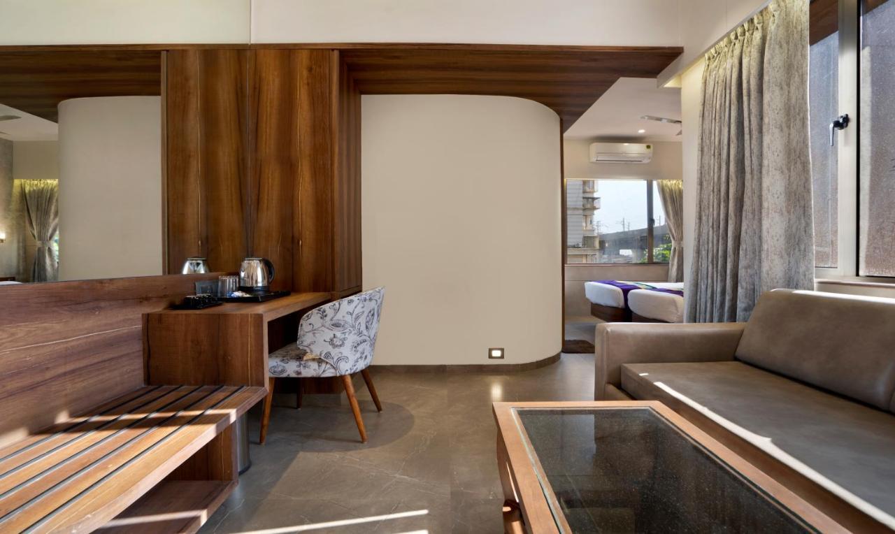 מומביי Treebo Premium Savera Inn מראה חיצוני תמונה