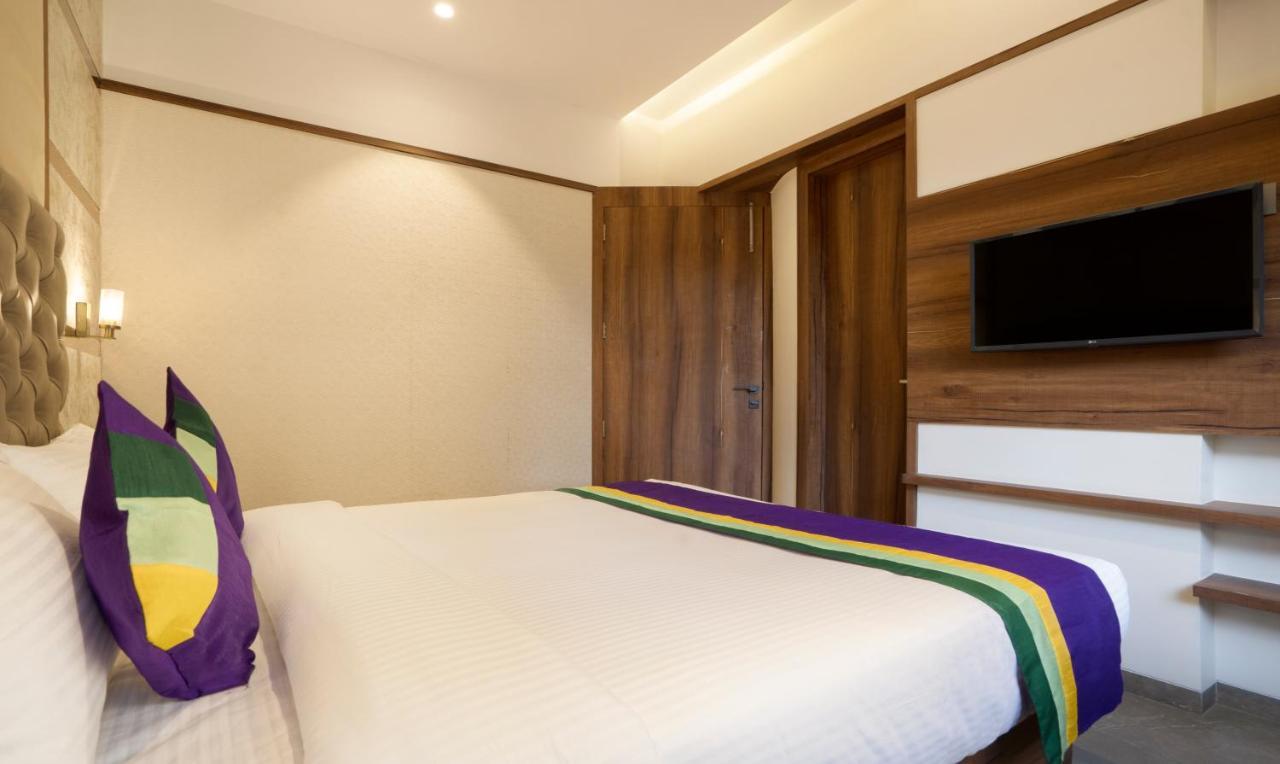 מומביי Treebo Premium Savera Inn מראה חיצוני תמונה